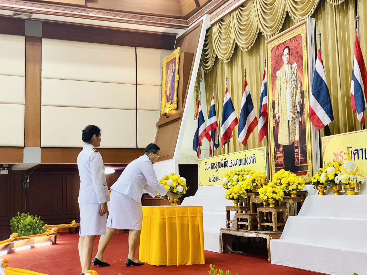 👷สกร.จังหวัดปัตตานี ร่วมพิธีวางพานพุ่มถวายราชสักการะ เนื่องใน “วันมาตรฐานฝีมือแรงงานแห่งชาติ” ประจำปี 2569