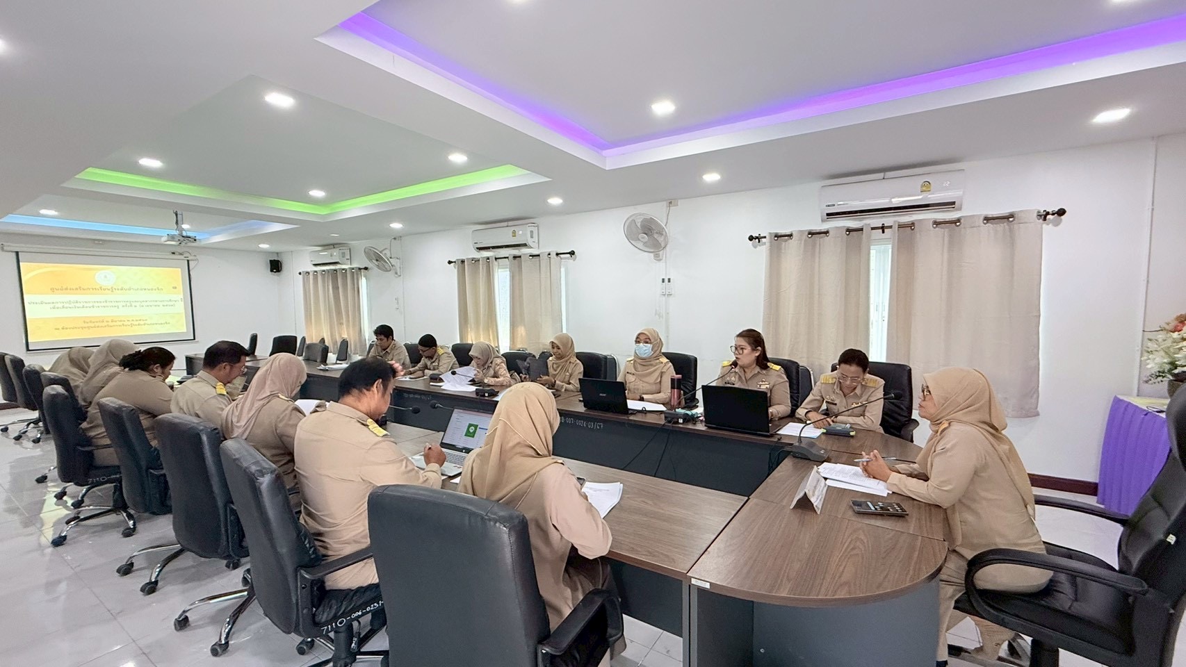 📝 สกร.ระดับอำเภอหนองจิก ประเมินผลการปฏิบัติราชการข้าราชการครูฯ รอบที่ 1 มุ่งพัฒนาคุณภาพการศึกษาอย่างยั่งยืน