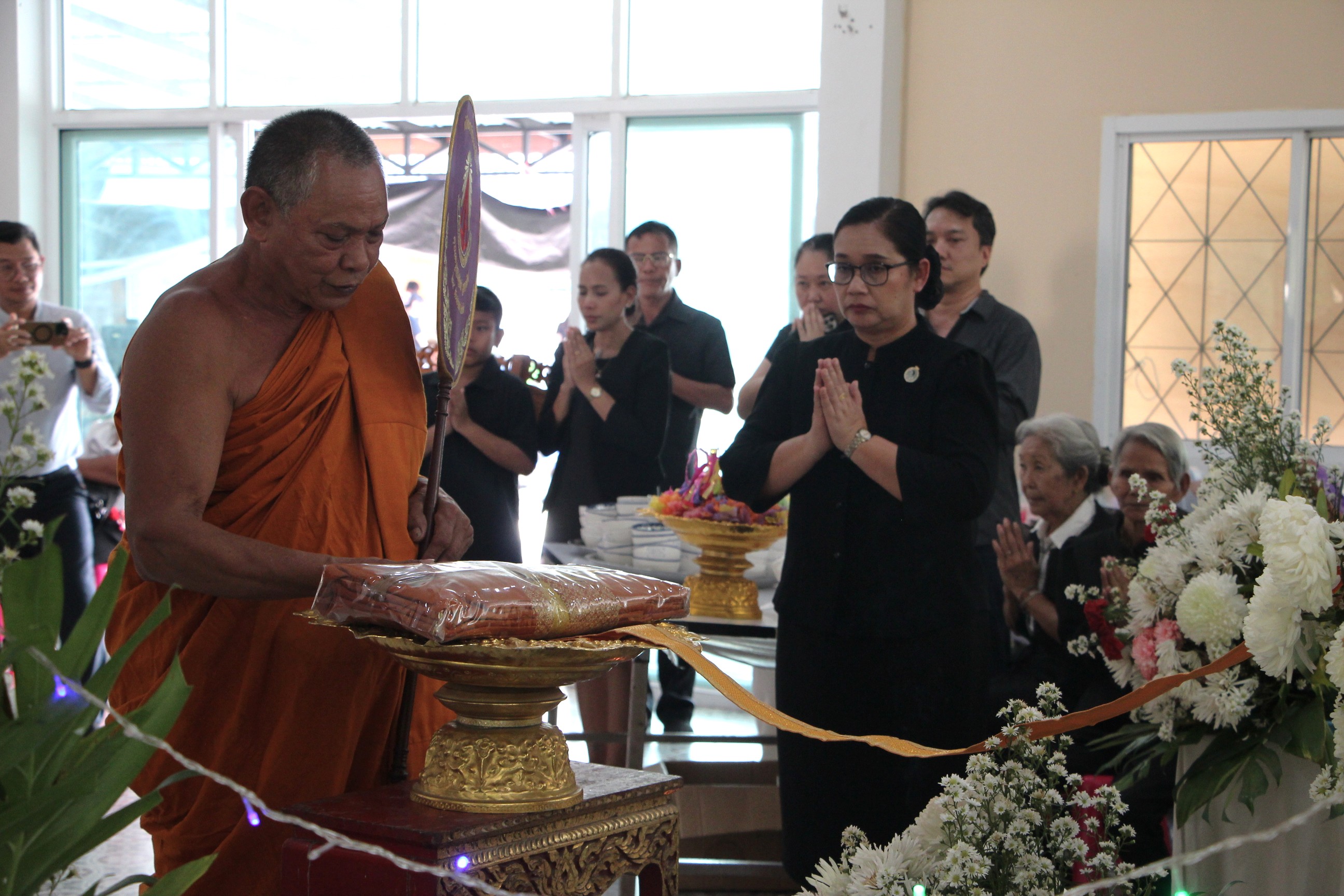 บุคลากร สกร.ประจำจังหวัดปัตตานี ร่วมพิธีฌาปนกิจศพ นายพิชญพงศ์ กันกาญจนะ ณ วัดนพวงศาราม