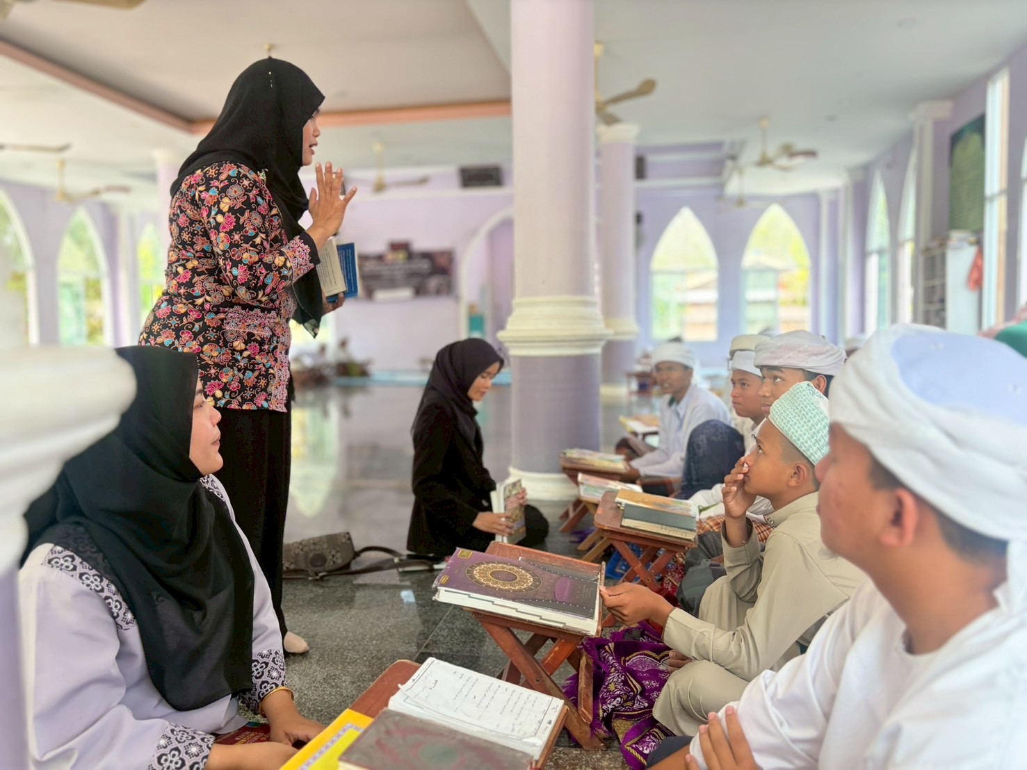 สกร.ระดับอำเภอแม่ลาน ขับเคลื่อนกิจกรรม ‘อ่านสร้างอาชีพ’ เปลี่ยนทักษะการอ่านสู่ความรู้การสร้างงานในสถาบันศึกษาปอเนาะ