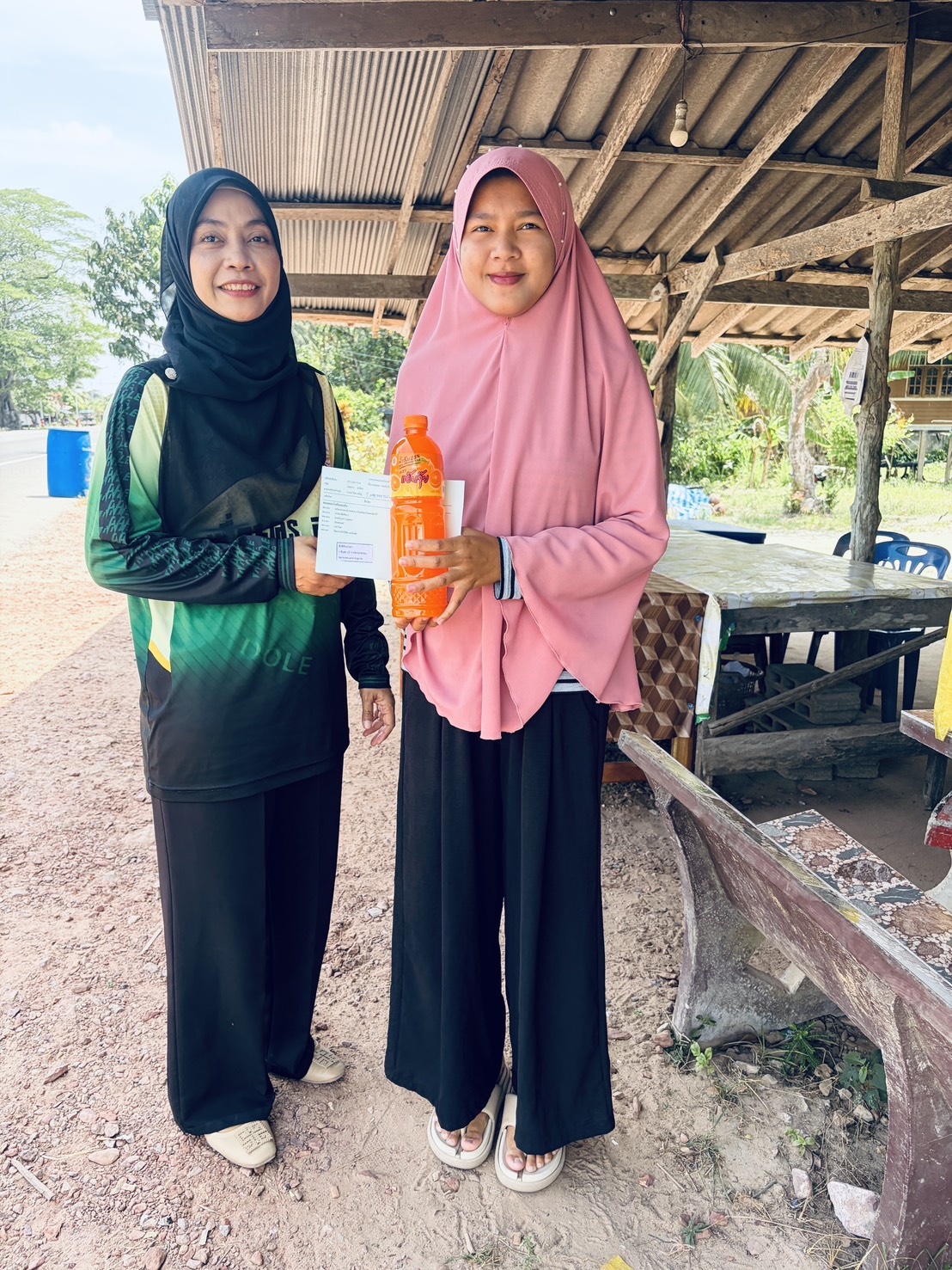 ศกร.ระดับตำบลสาบัน ลงพื้นที่มอบตารางสอบปลายภาค เตรียมความพร้อมนักศึกษา ภาคเรียนที่ 2/2568