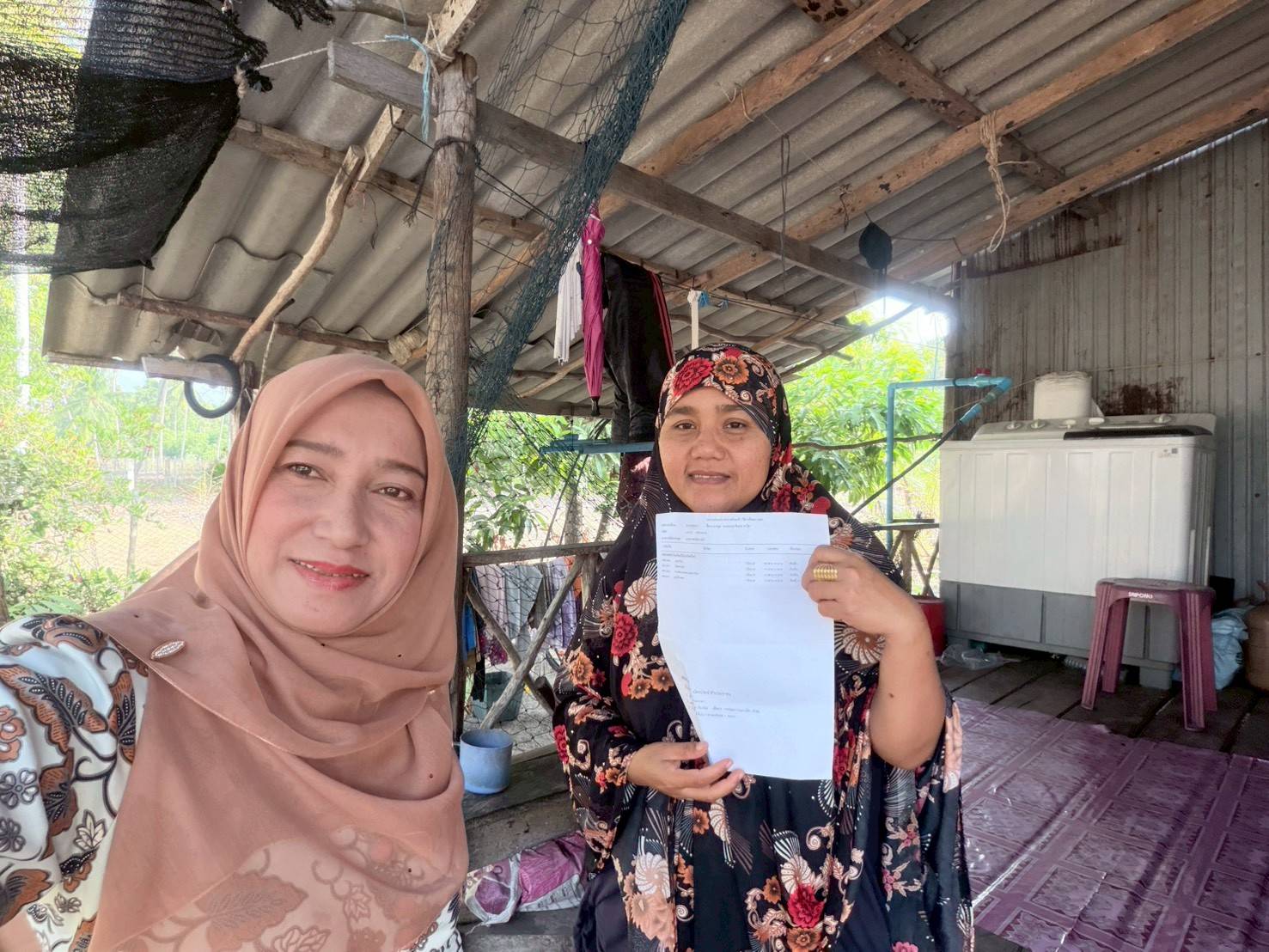 สกร.ระดับอำเภอไม้แก่น ลงพื้นที่มอบตารางสอบปลายภาคให้แก่นักศึกษา ประจำภาคเรียนที่ 2 ปีการศึกษา 2568