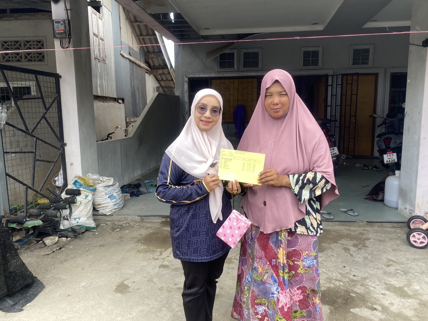 ดำเนินการแจกตารางสอบปลายภาคเรียนให้แก่ผู้เรียน ประจำภาคเรียนที่ 2 ปีการศึกษา 2568