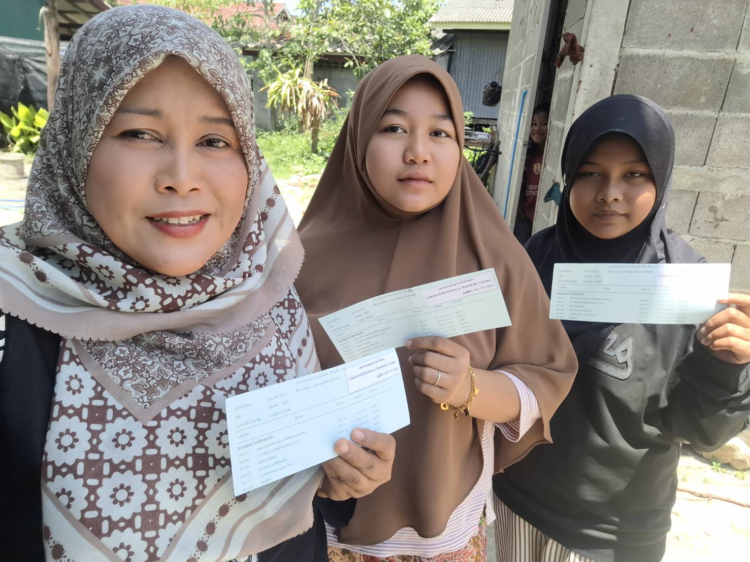 ศกร.ระดับตำบลปิยามุมัง ลงพื้นที่มอบตารางสอบปลายภาค เตรียมความพร้อมนักศึกษา ภาคเรียนที่ 2/2568