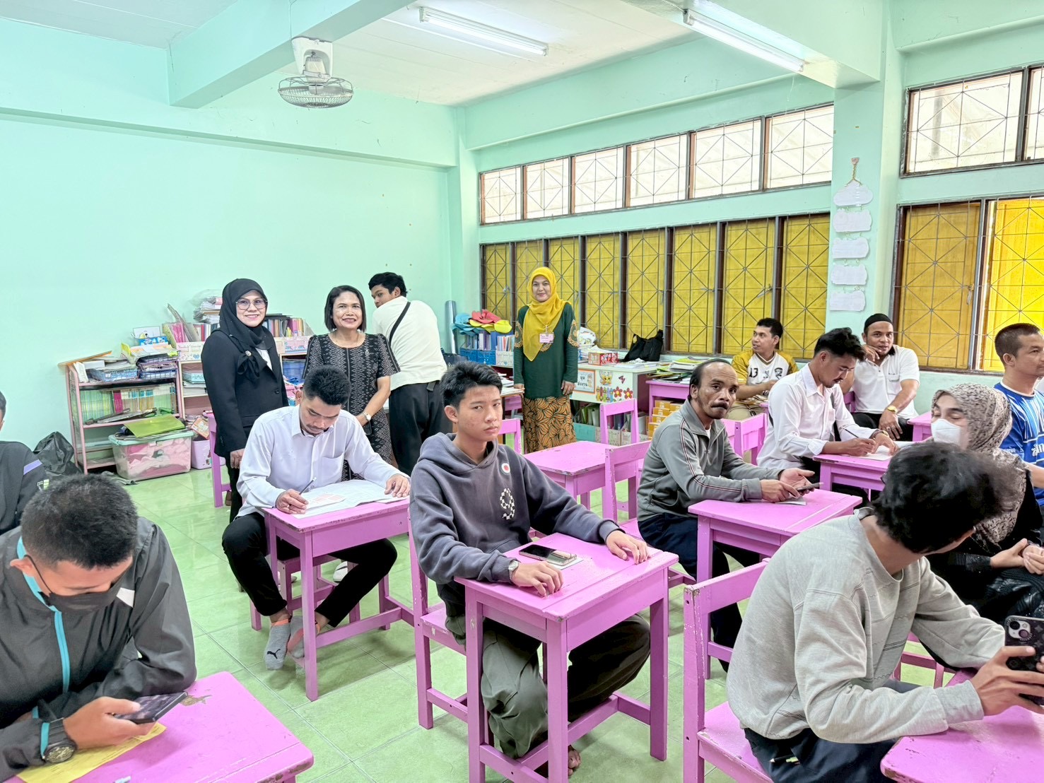 📝 สกร.อำเภอหนองจิก ลงพื้นที่นิเทศสนามสอบปลายภาคเรียนที่ 2/2568 บรรยากาศเป็นไปอย่างเรียบร้อย