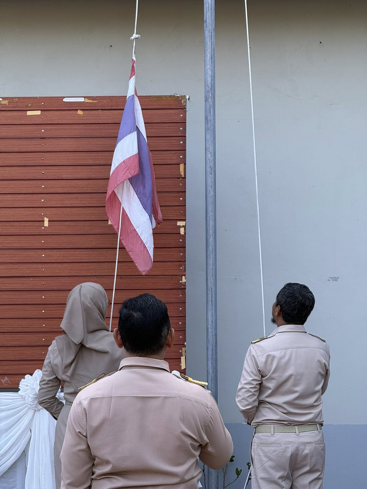 สกร.ระดับอำเภอยะรัง รวมพลังเคารพธงชาติ สร้างจิตสำนึกรักชาติ ศาสน์ กษัตริย์ พร้อมขับเคลื่อนงานอย่างมีประสิทธิภาพ