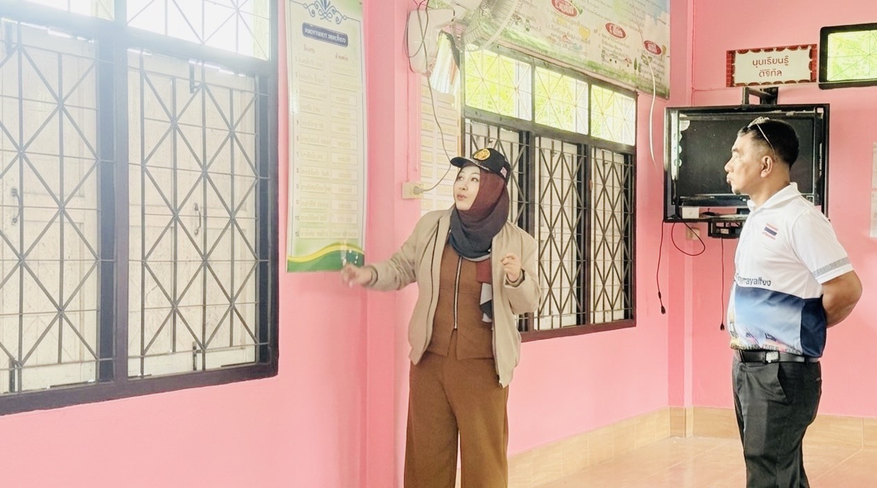 ผอ.สกร.ระดับอำเภอไม้แก่น ลงพื้นที่ตรวจสอบการปรับปรุง ศกร.ระดับตำบลไทรทอง หลังพลิกฟื้นจากวิกฤตน้ำท่วม