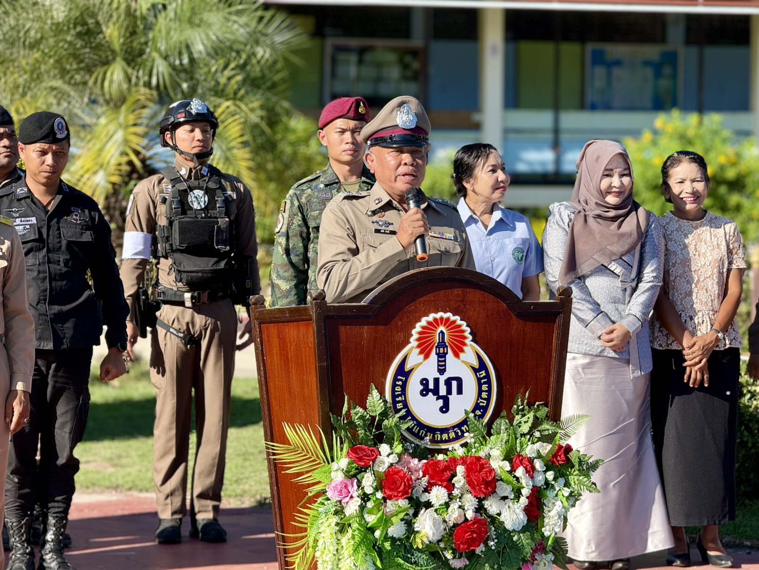 สกร.ระดับอำเภอไม้แก่น เข้าร่วมกิจกรรมโครงการ “นายอำเภอพบนักเรียน” ณ โรงเรียนไม้แก่นกิตติวิทย์