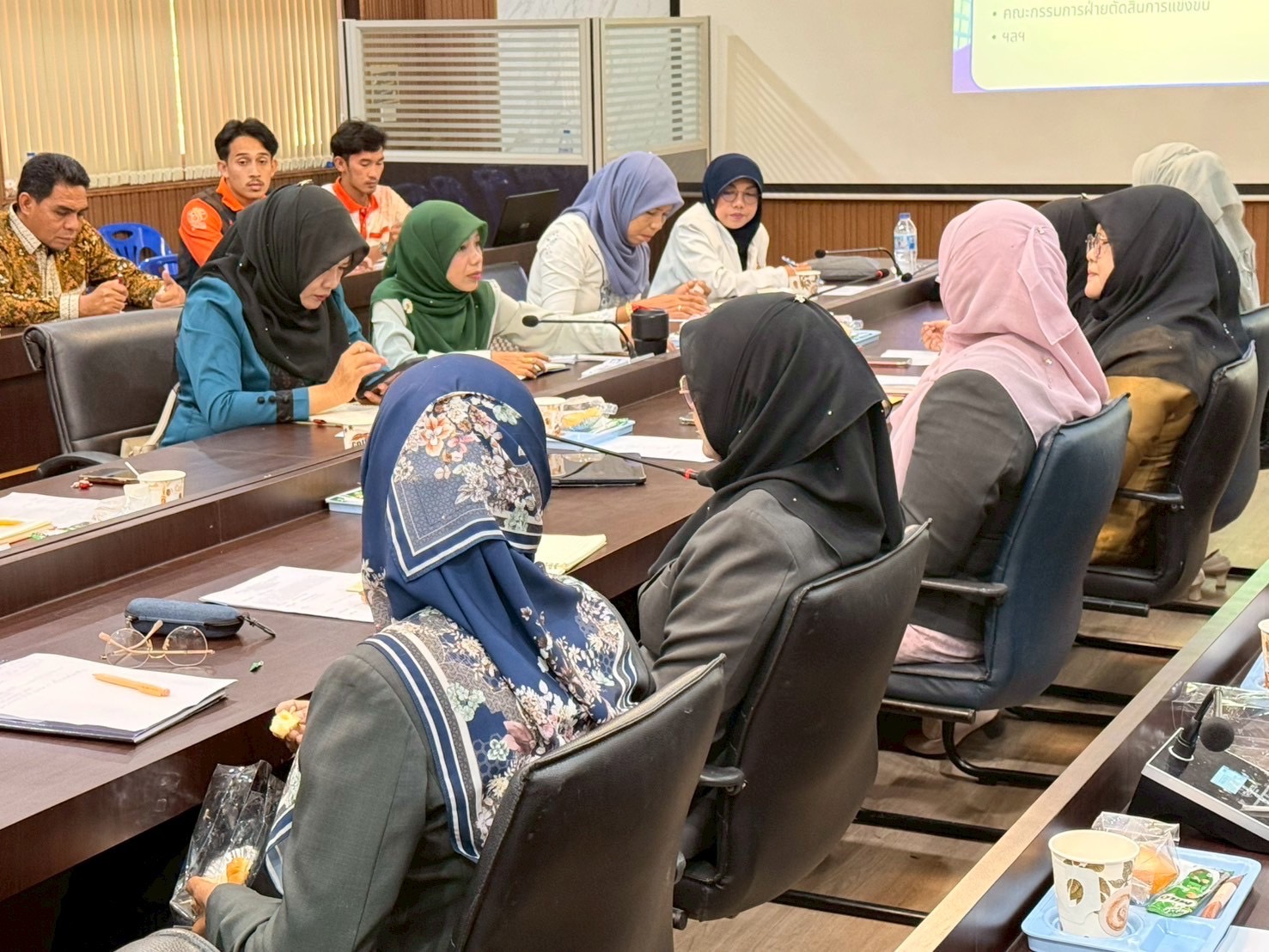 เข้าร่วมประชุมคณะทำงานการแข่งขันทักษะวิชาการและการแสดงของนักเรียน ในโครงการส่งเสริมวัฒนธรรมประเพณีของดีอำเภอมายอประจำปี 2569