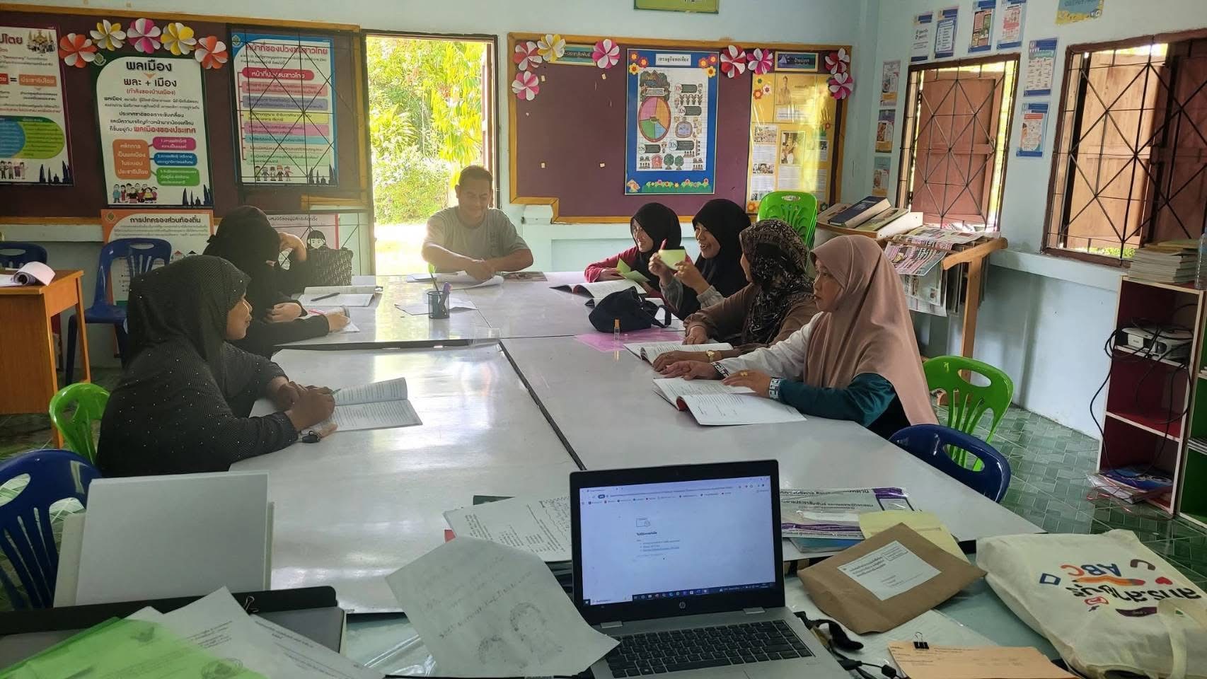 สกร.ระดับอำเภอสายบุรี จัดการเรียนรู้เพื่อคุณวุฒิตามระดับ มัธยมศึกษาตอนปลาย สัปดาห์ที่ 8