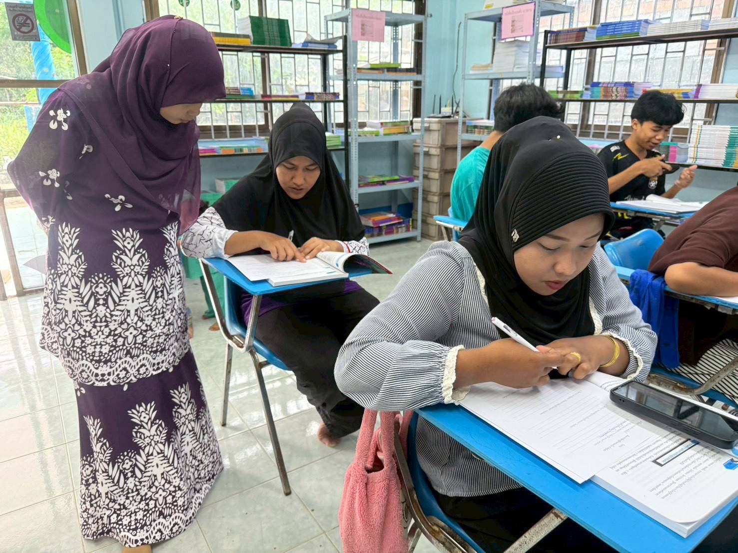 นิเทศการจัดการเรียนรู้เพื่อคุณวุฒิตามระดับ ในรายวิชาทักษะการเรียนรู้ เรื่อง การเรียนรู้ด้วยตนเอง ระดับชั้นมัธยมศึกษาตอนต้น