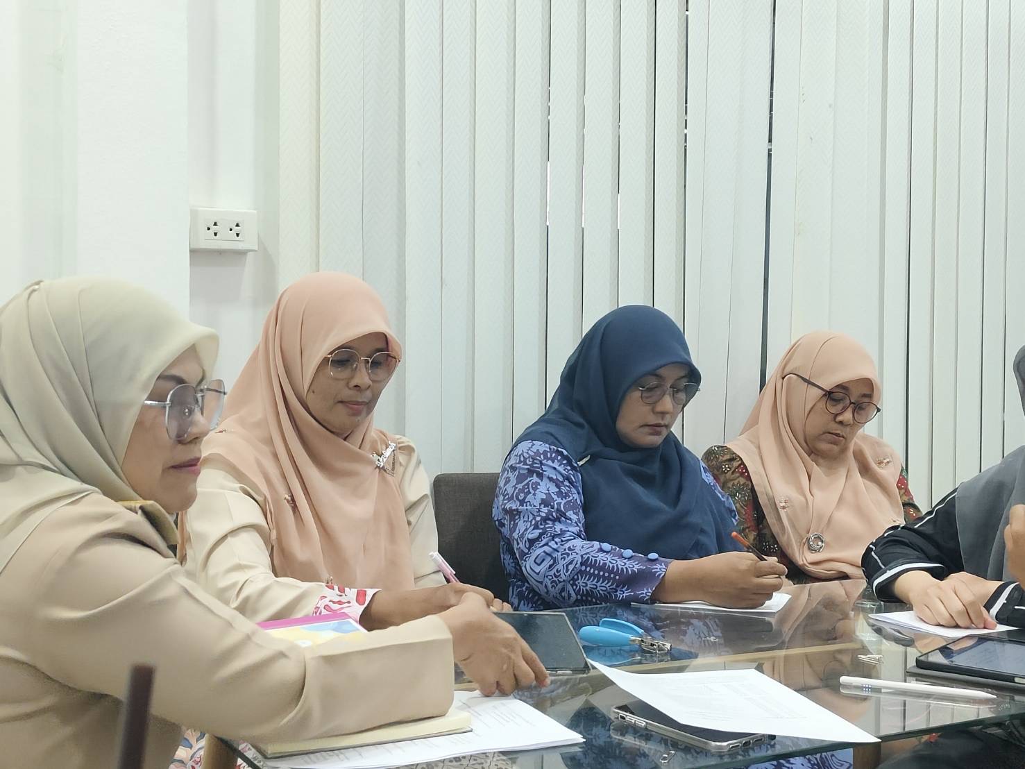 สกร.อำเภอหนองจิก เดินหน้ายกระดับทักษะชีวิต ประชุมเตรียมความพร้อมจัด “ค่ายภาษาอังกฤษสู่การประกอบอาชีพ” กลางเดือนนี้