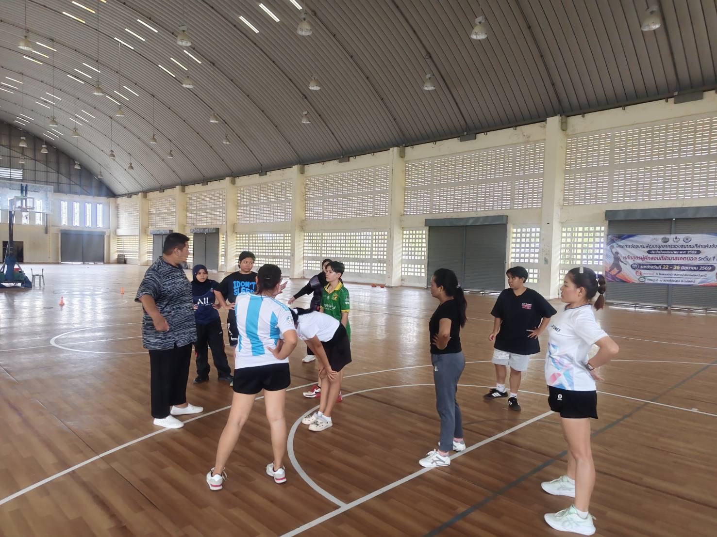 สกร.เมืองปัตตานี ส่งนักศึกษาหญิงฝึกซ้อมบาสเกตบอล เตรียมความพร้อมสู่ศึก สกร.เกมส์ ระดับประเทศ