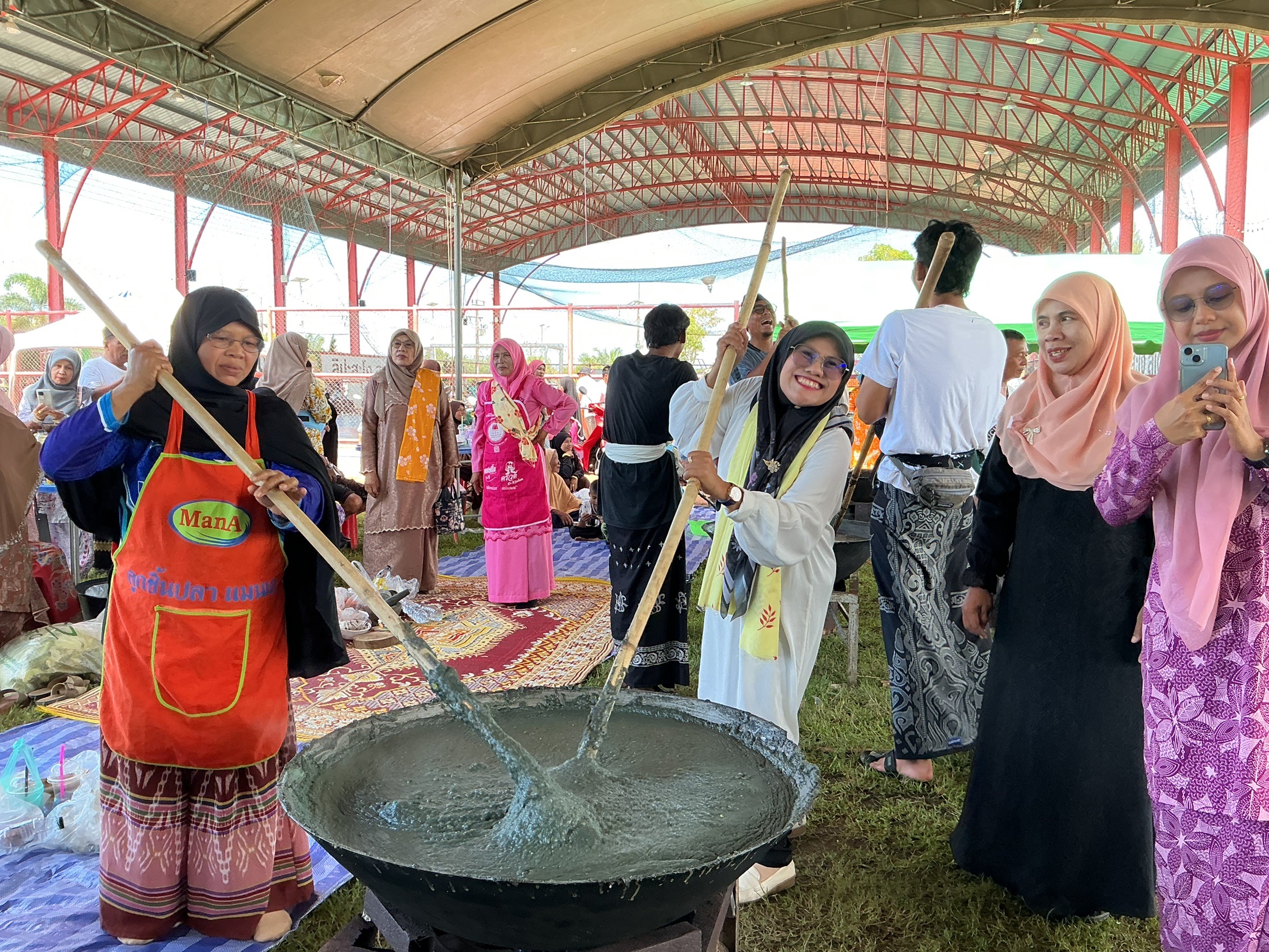 ครู สกร.หนองจิกร่วมโครงการอาซูรอ สัมพันธ์ ประจำปีงบประมาณ 2569 อบต.ลิปะสะโง