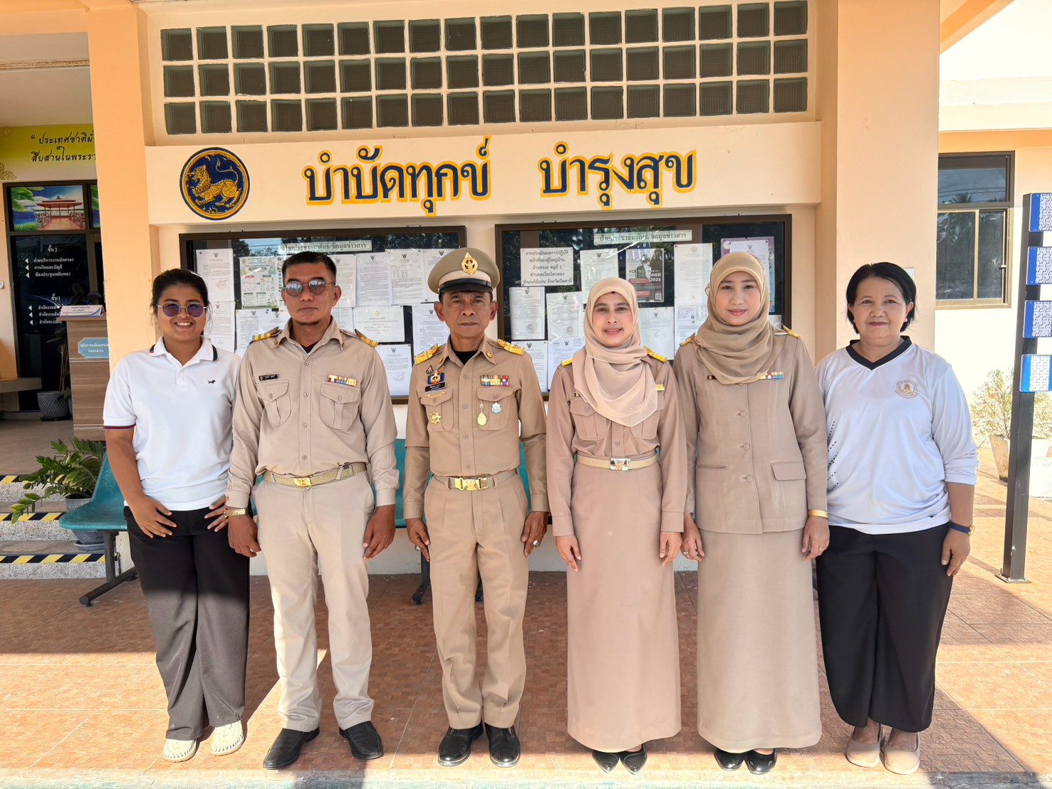 สกร.ระดับออำเภอไม้แก่น ร่วมเคารพธงชาติแสดงความจงรักภักดีต่อสถาบันชาติ ประจำสัปดาห์