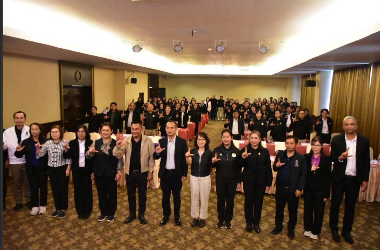 ผู้อำนวยการ สกร.ระดับอำเภอกะพ้อ เข้าร่วมโครงการประชุมเชิงปฏิบัติการปรับกระบวนทัศน์เพื่อส่งเสริมการเรียนรู้สำนักงานส่งเสริมการเรียนรู้ประจำจังหวัด 14 จังหวัดภาคใต้