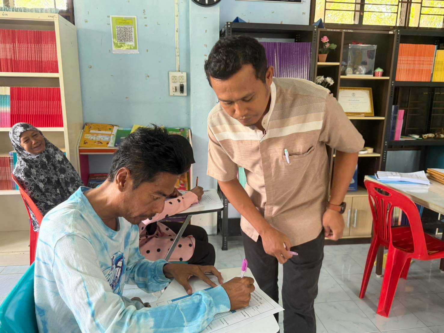 🤍🤍 สกร.ระดับอำเภอปะนาเระ ดำเนินการสอบวัดผลสัมฤทธิ์กลางภาคเรียนที่ 1  ปีการศึกษา 256 แก่นักศึกษาคนพิการ🤍🤍