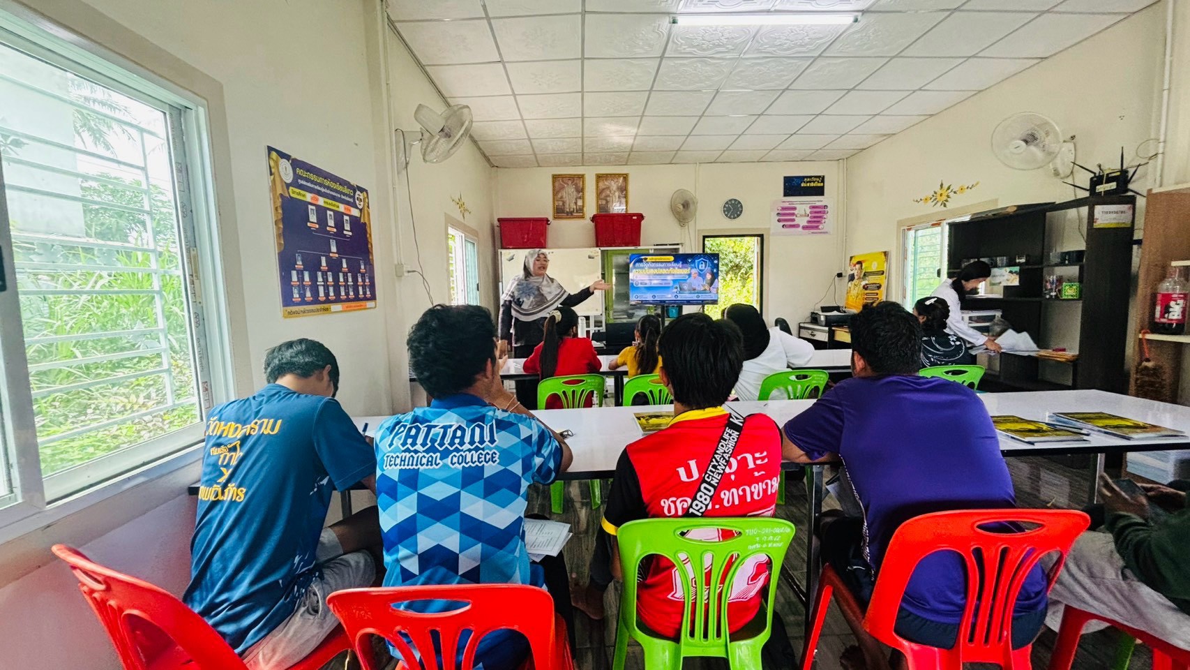 🤍🤍ศกร.ระดับตำบลท่าข้าม จัดกิจกรรมอบรมเรียนรู้ความมั่นคงปลอดภัยไซเบอร์ให้กับนักศึกษา 🤍🤍