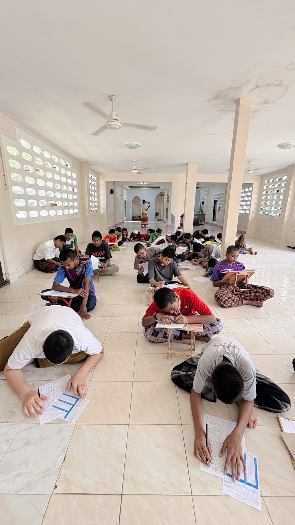 ครูอาสาฯ ปอเนาะ ลงพื้นที่จัดสอบระหว่างภาค 1/2569 ณ โรงเรียนศูนย์ศึกษาศาสน์วิทยา ต.เขาตูม
