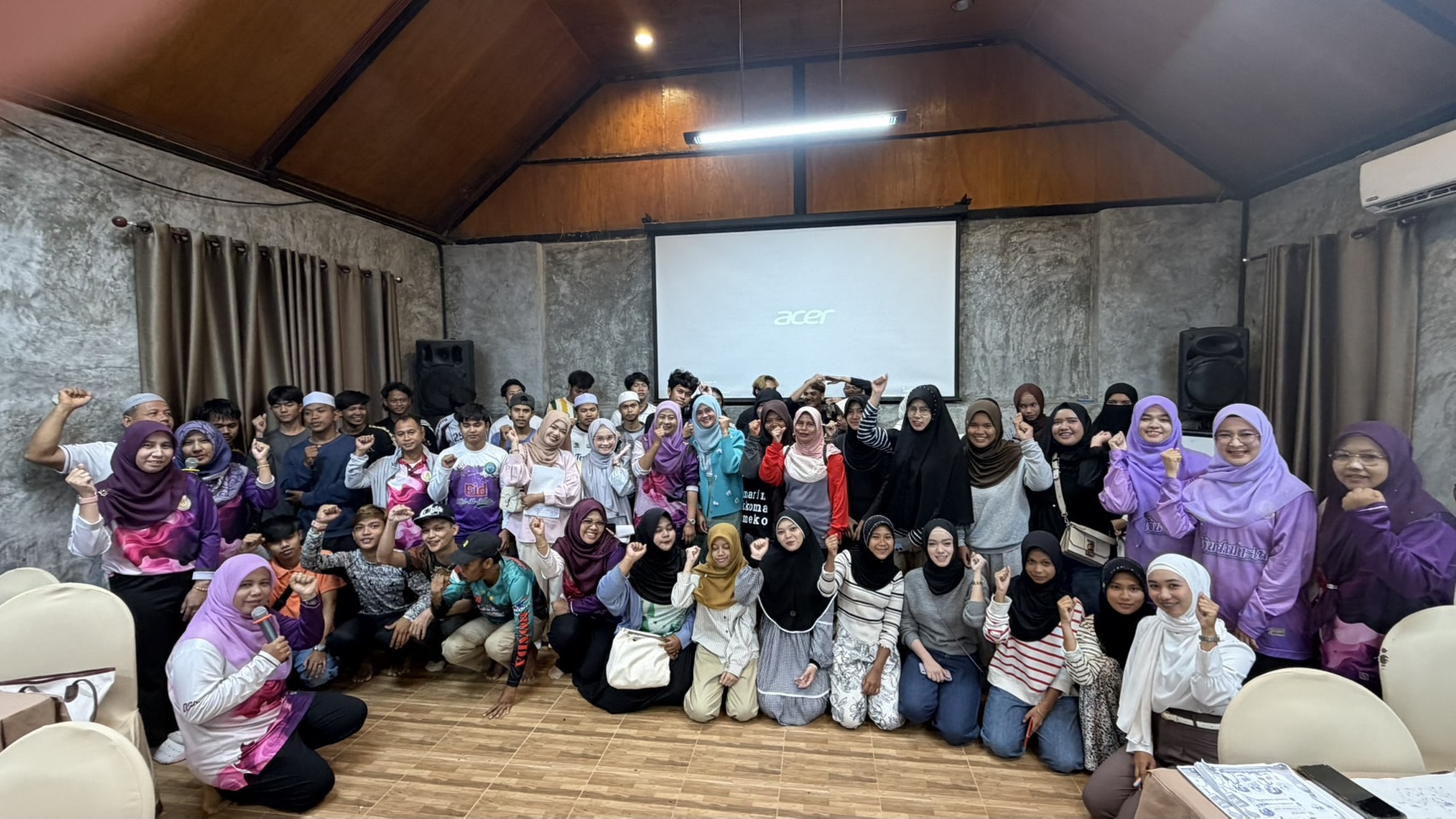 สกร.ระดับอำเภอสายบุรี ดำเนินการจัดกิจกรรมพัฒนาผู้เรียน  โครงการ ค่ายภาษาอังกฤษ smart English camp โดยมีวัตถุประสงค์ ให้ผู้เรียนเกิดทักษะทางภาษาอังกฤษทั้ง 4 ทักษะ