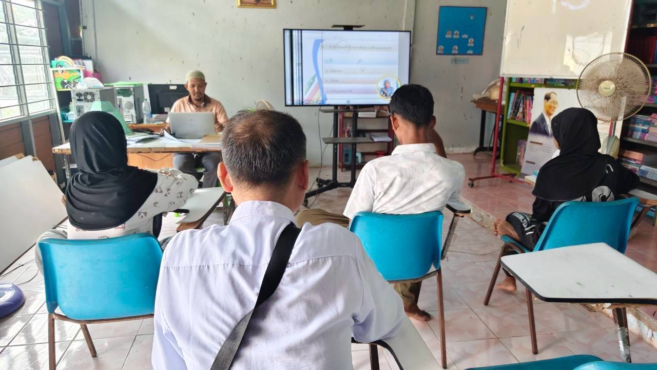 คณะครู ศกร.ระตำบลมายอ ดำเนินการจัดกิจกรรมโครงการติวเข้ม  N-net เพื่อยกระดับผลสัมฤทธิ์ผู้เรียน สกร.ระดับอำเภอมายอ
