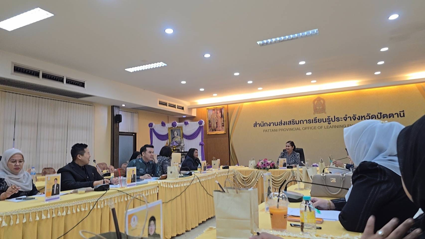 สกร.อำเภอหนองจิก ร่วมประชุมหารือแนวทางพัฒนาคุณภาพการจัดการศึกษาตลอดชีวิตในสถาบันศึกษาปอเนาะ ขับเคลื่อนการเรียนรู้สู่ชุมชนอย่างเป็นรูปธรรม