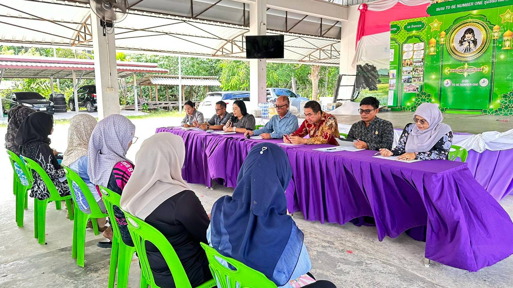 ครูสกร.ระดับอำเภอหนองจิก เข้าร่วมการประชุมเตรียมการดำเนินโครงการคัดเลือกหมู่บ้านหัตถกรรมดีเด่น ประจำปี 2569