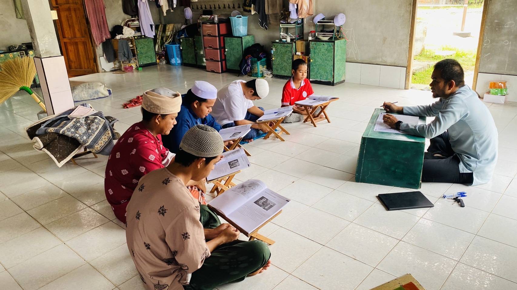 ดำเนินการจัดการเรียนรู้เพื่อคุณวุฒิตามระดับ ระดับชั้นมัธยมศึกษาตอนต้น