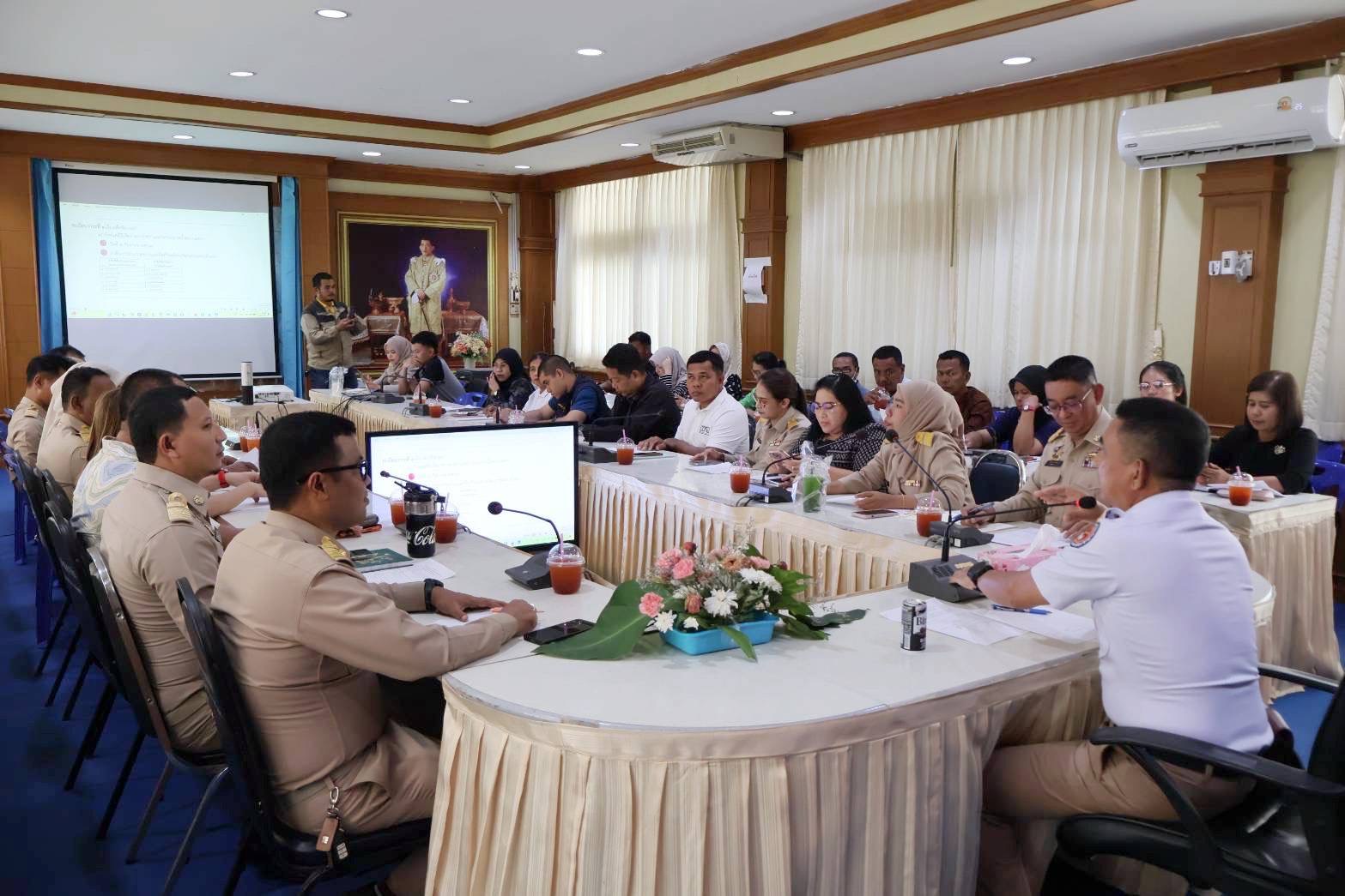 ผอ.สกร.ระดับอำเภอหนองจิกเข้าร่วมการประชุมหารือการจัดงานแสดงสินค้า วัฒนธรรม และของดีเมืองตานี ประจำปี 2569