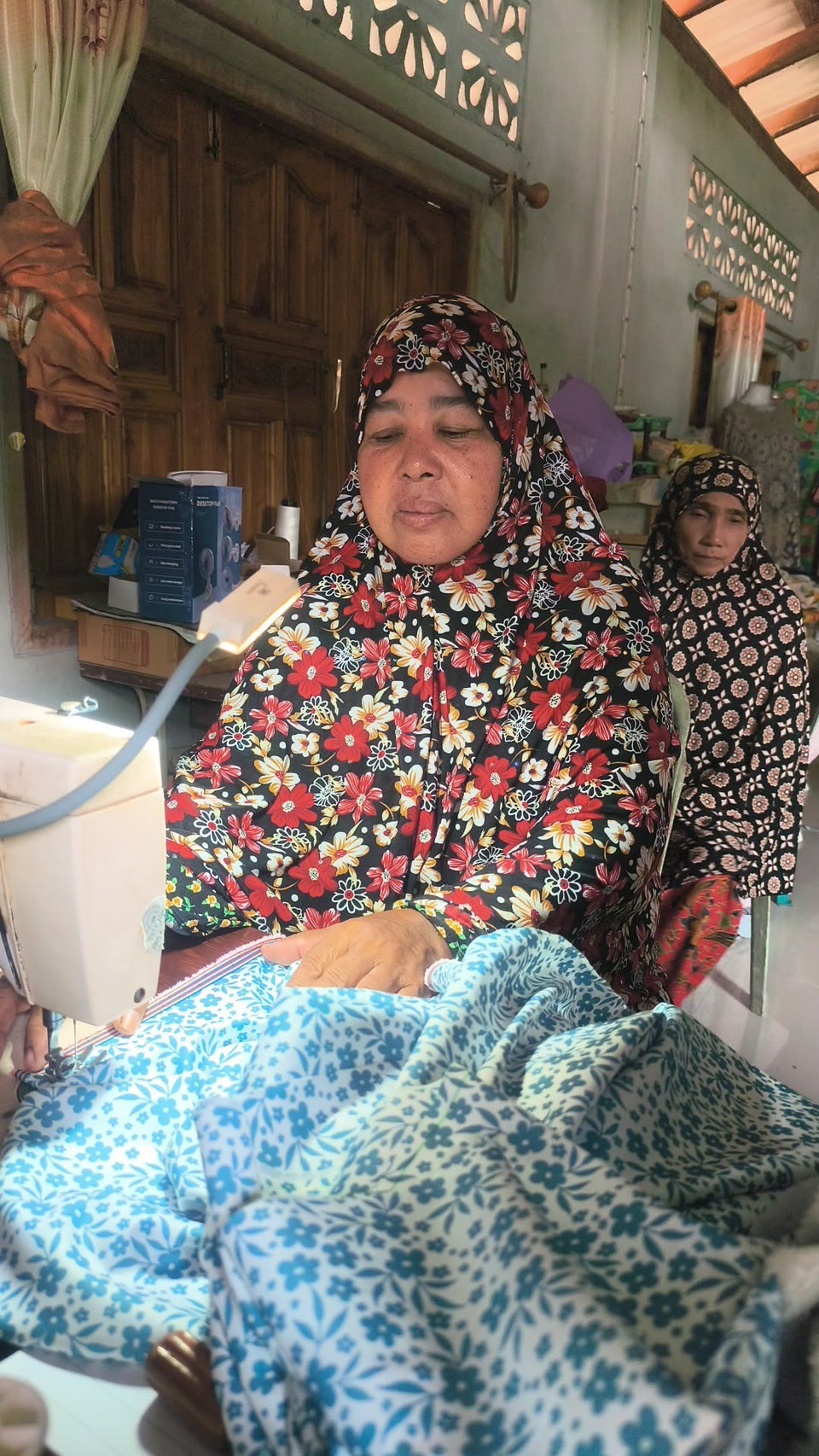 สกร.ระดับอำเภอสายบุรี ดำเนินการจัดโครงการพัฒนาอาชีพชุมชน หลักสูตร การตัดเย็บผ้าละหมาดพร้อมกระเป๋าเพื่อสร้างอาชีพ จำนวน  40 ชั่วโมง