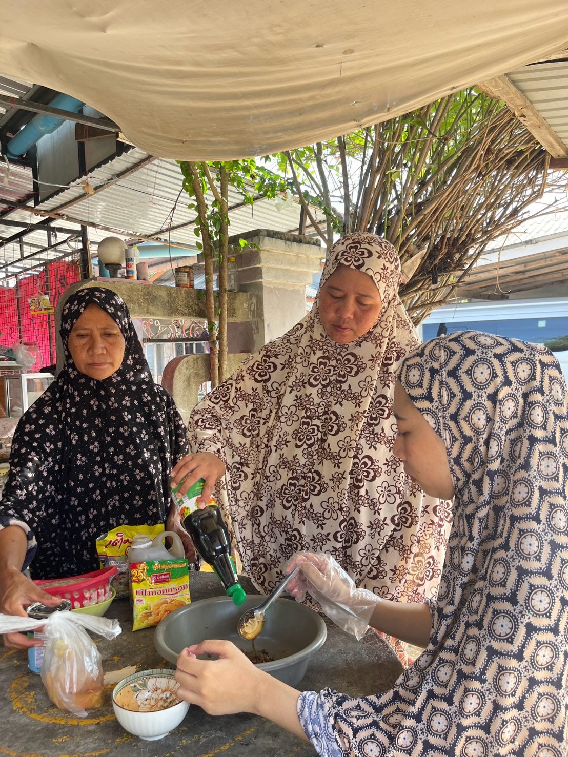 สกร.ระดับอำเภอสายบุรี ดำเนินการจัดโครงการพัฒนาอาชีพชุมชน หลักสูตรการทำไก่ย่างทรงเครื่องจำนวน 40 ชั่วโมง