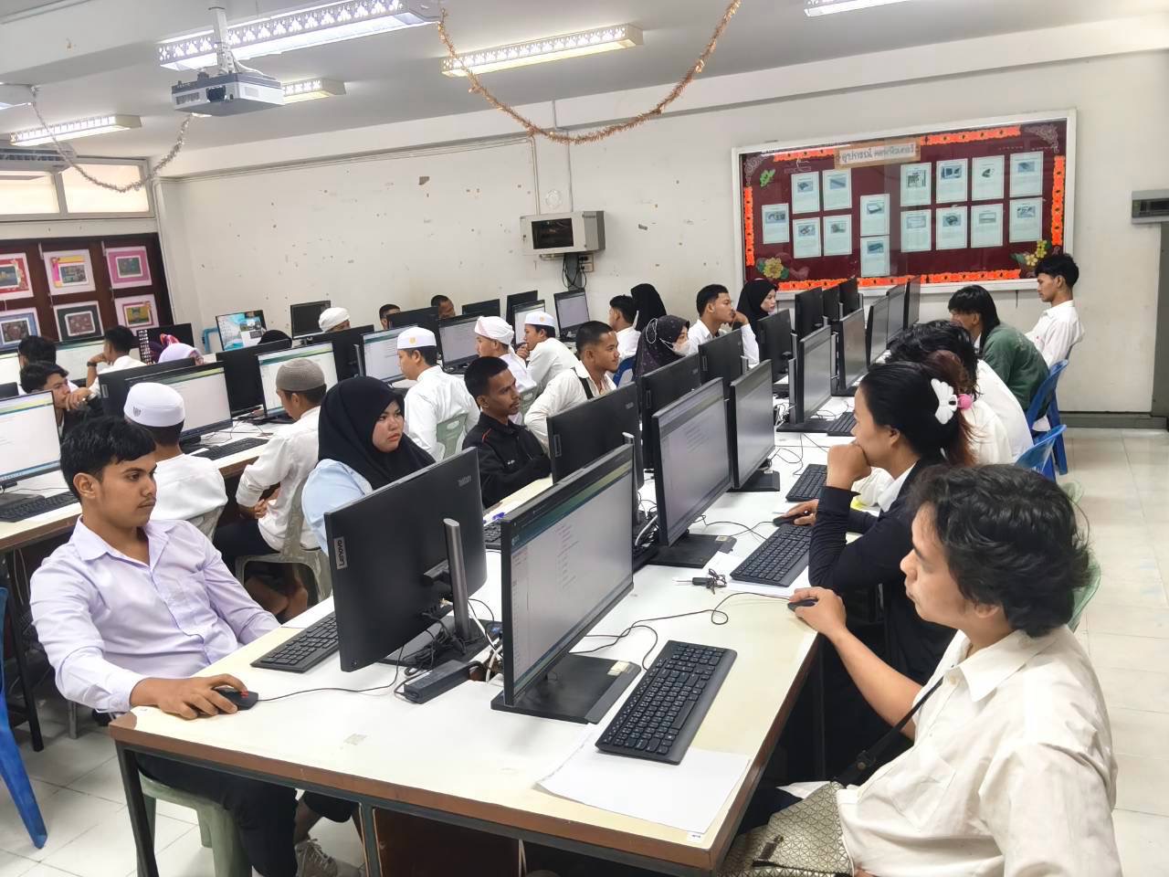 สกร.ระดับอำเภอหนองจิก จัดสอบ N-NET ระดับมัธยมศึกษาตอนปลาย ผ่านระบบดิจิทัล มุ่งวัดทักษะจำเป็นในศตวรรษที่ 21