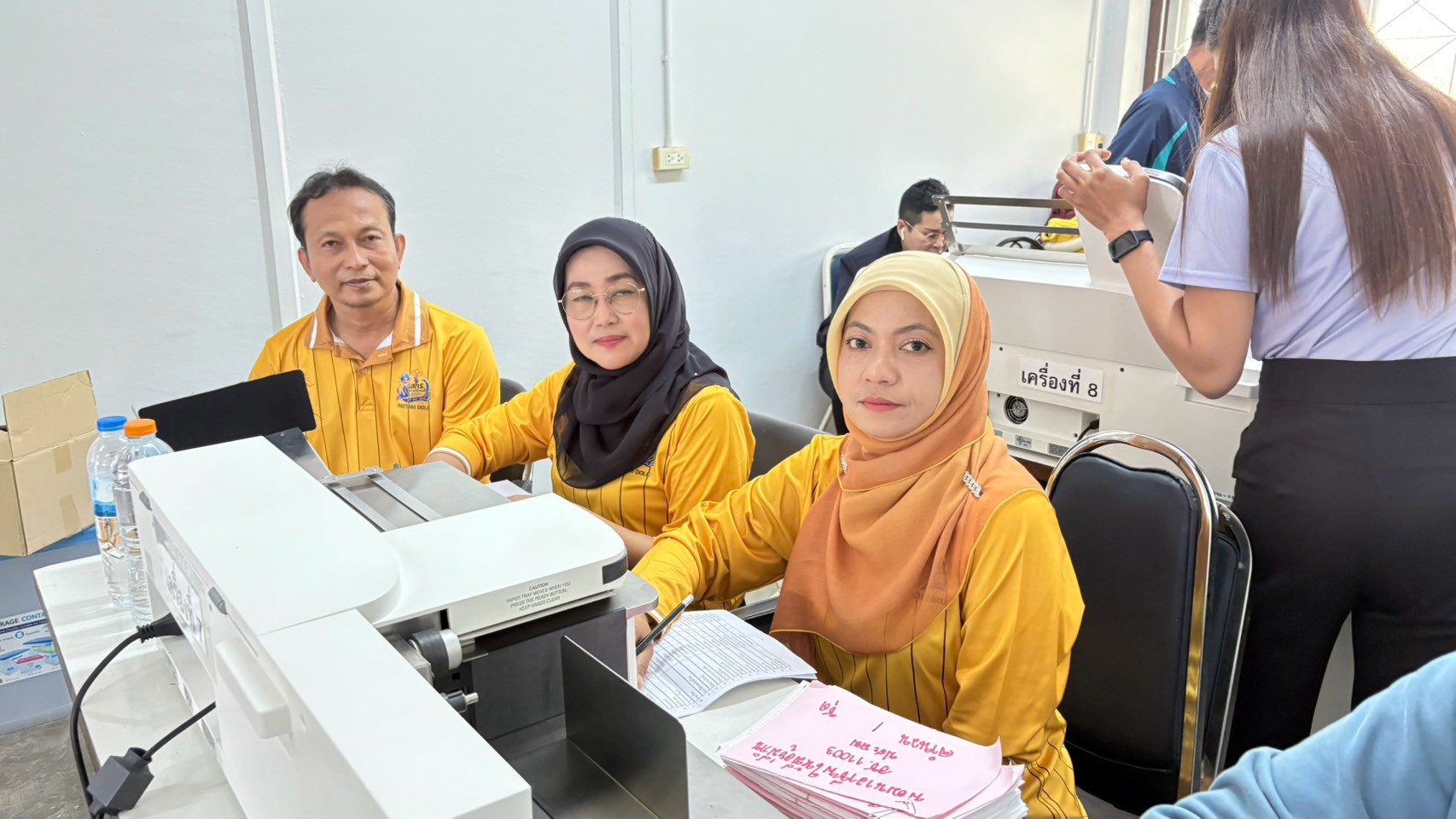 สกร.ระดับอำเภอกะพ้อ ดำเนินการตรวจกระดาษคำตอบวัดผลสัมฤทธิ์ปลายภาคเรียน 1/69 หลักสูตรการศึกษานอกระบบระดับการศึกษาขั้นพื้นฐาน พุทธศักราช 2551