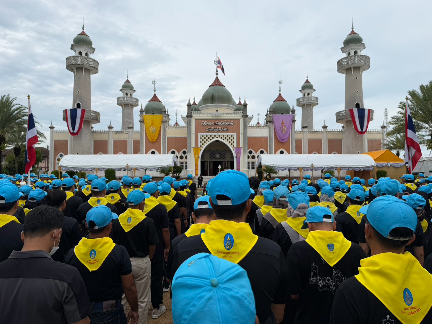 ศกร.ระดับตำบลจะบังตีกอและศกร.ระดับตำบลตะลุโบะ เข้าร่วมกิจกรรมจิตอาสาพัฒนา เพื่อเตรียมความพร้อมในการรับเสด็จ