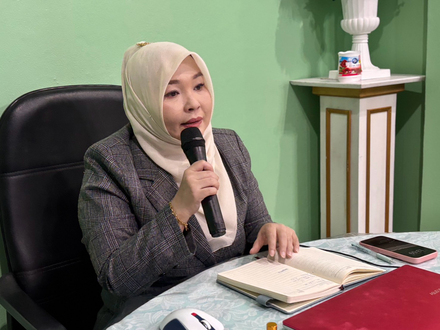 ผู้อำนวยการ สกร.ระดับอำเภอไม้แก่น เป็นประธานการประชุมบุคลากร สกร.ระดับอำเภอไม้แก่น  เรื่องทบทวนการรายงานผลการดำเนินงาน ตามตัวชี้วัดและค่าเป้าหมายความสำเร็จ ประจำปีงบประมาณ พ.ศ.2569