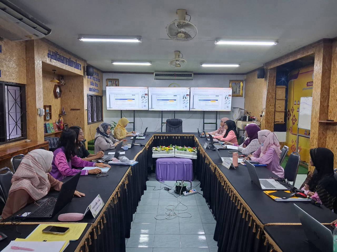 🤍🤍  สกร.ระดับอำเภอปะนาเระ ประชุมการใช้แพลตฟอร์มแหล่งเรียนรู้  🤍🤍