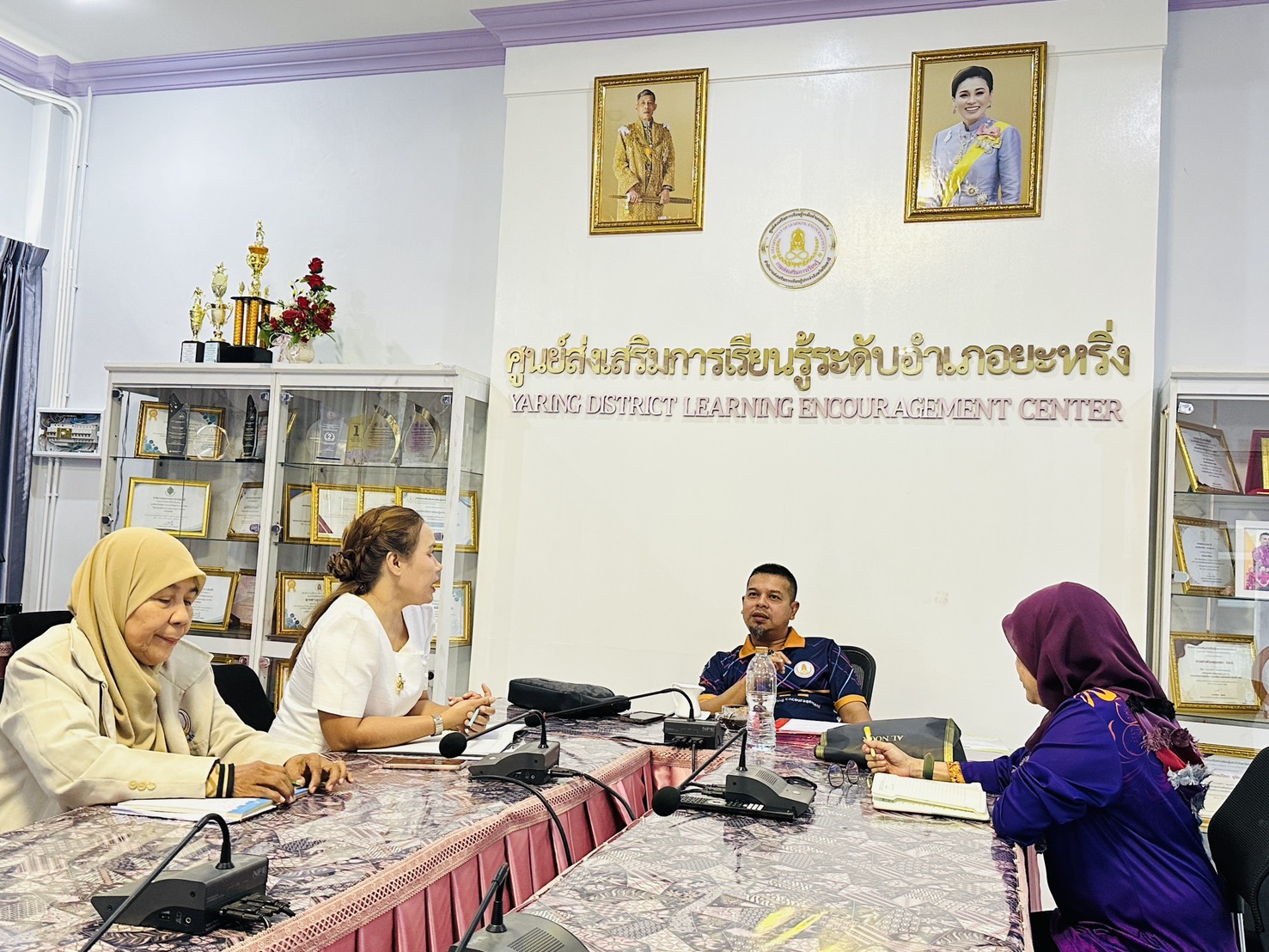 📢 22 ตุลาคม 2569 | ผอ.สกร.ระดับอำเภอยะหริ่ง ร่วมประชุมวางแผนการดำเนินงานบริหาร ประจำปีงบประมาณ พ.ศ. 2570 มุ่งยกระดับคุณภาพการจัดการศึกษาอย่างมีประสิทธิภาพ ✨